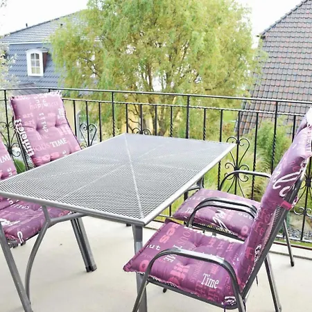 Apartment Mit Balkon In